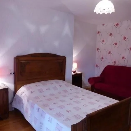 Maison Spacieuse Avec Jardin Clos, Piscine Privative Et Sauna, Proche Centre De Saint-pourcain - Fr-1-489-60 * Saint-Pourcain-sur-Sioule