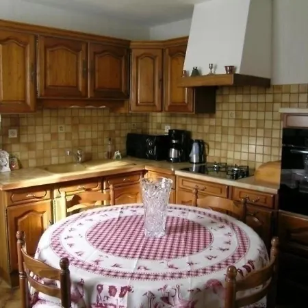 Holiday home Maison Spacieuse Avec Jardin Clos, Piscine Privative Et Sauna, Proche Centre De Saint-pourcain - Fr-1-489-60 *