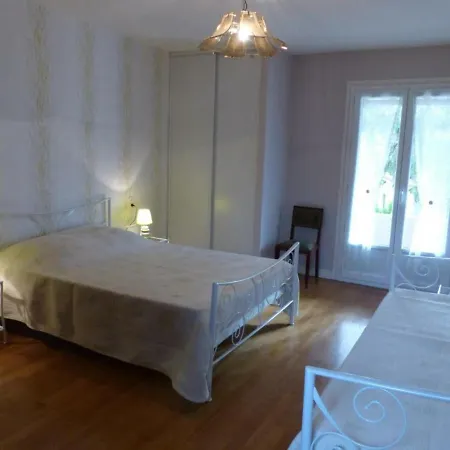 Maison Spacieuse Avec Jardin Clos, Piscine Privative Et Sauna, Proche Centre De Saint-pourcain - Fr-1-489-60 Saint-Pourcain-sur-Sioule